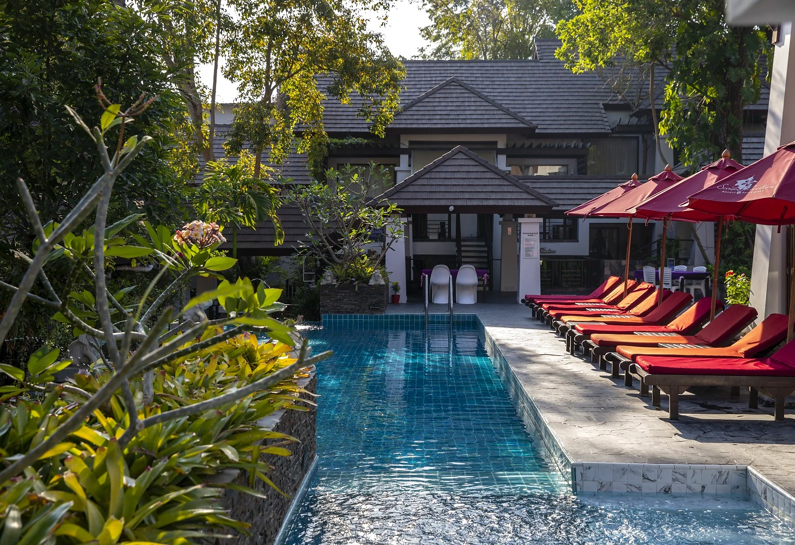 สระว่ายน้ำ Samed Pavilion Resort